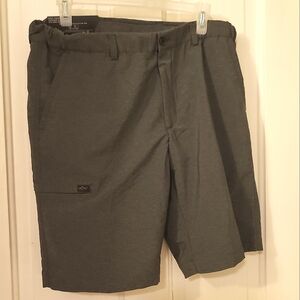 Greg Norman Collection Gray Flat Front Shorts for Casual Wear